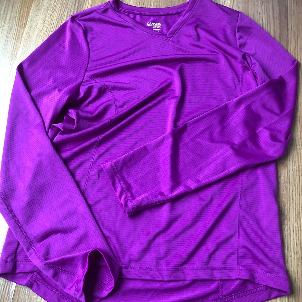 Long sleeve work out shirt
